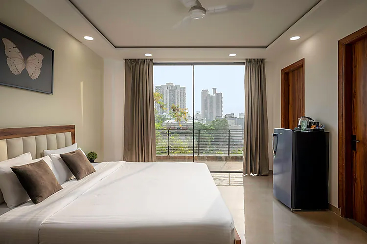 Deluxe Studio with Balcony & Kitchenette