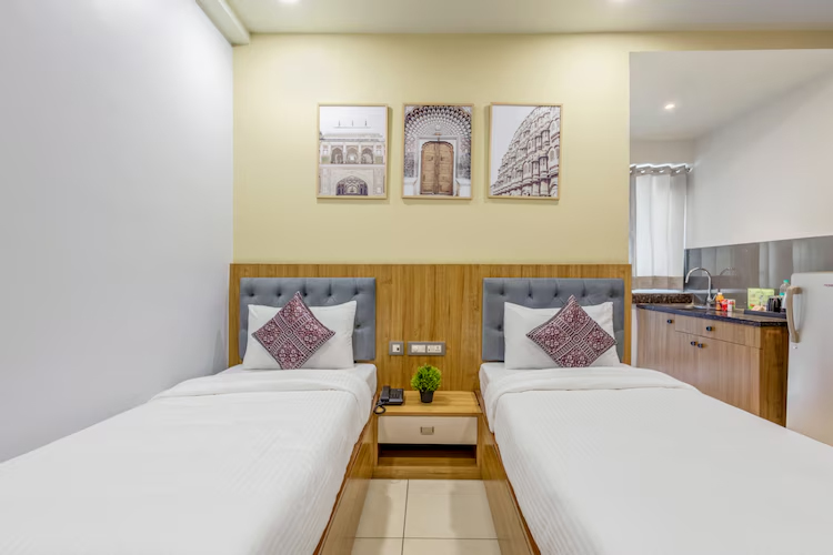 Deluxe Twin Room with Balcony