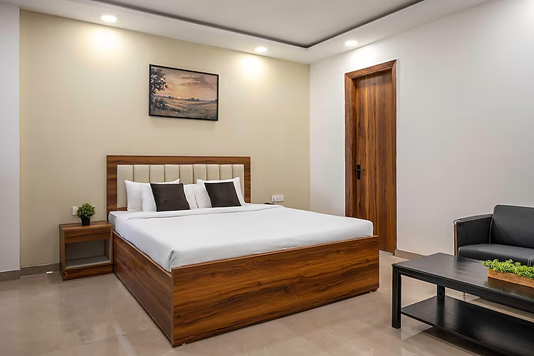 Deluxe King Room with Private Balcony